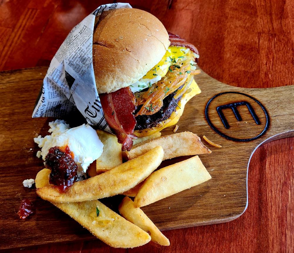 Elks Lodge – The Esquire Burger